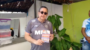 Escritor Nestor Mendes, autor do livro Nunca Mais!