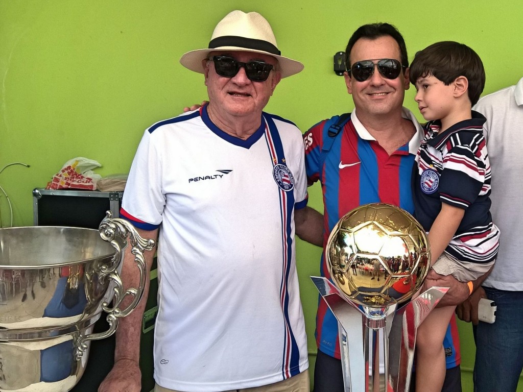 Três gerações de torcedores: Luiz Brandi, o filho Márcio e o neto Luiz