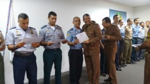 Capitão Jailson recebe diploma de curso em Minas