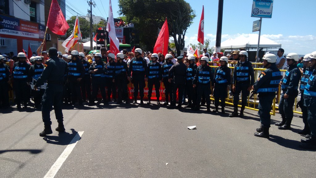 Pelotão feminino para conter o grito