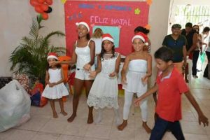 A danças das crianças, na Jabotiana