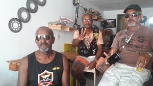 Luiz, de óculos escuro, espera grande participação de motocilistas sergipanos