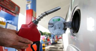 Gasolina cara: para o economista Adriano Paranaíba, alíquotas de ICMS cobradas pelos estados “são indecentes”