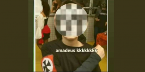 Fantasiado de Hitler