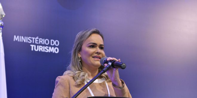 ministra do turismo