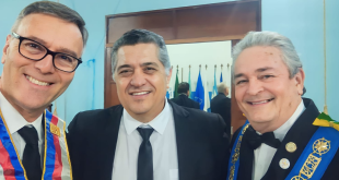 Ricardo Volpe com Otacílio, da Paraíba, e Fernando, de Pernambuco, fazendo campanha