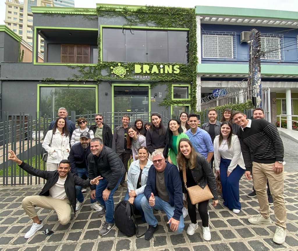 Primeira visita do dia foi ao Brains Coworking 