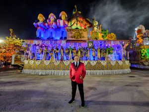 Proprietário do Cariri, Hamilton de Santana estava emocionado com o reconhecido dado a Sergipe pela X9 Paulistana / Foto: Matheus Moura/Setur