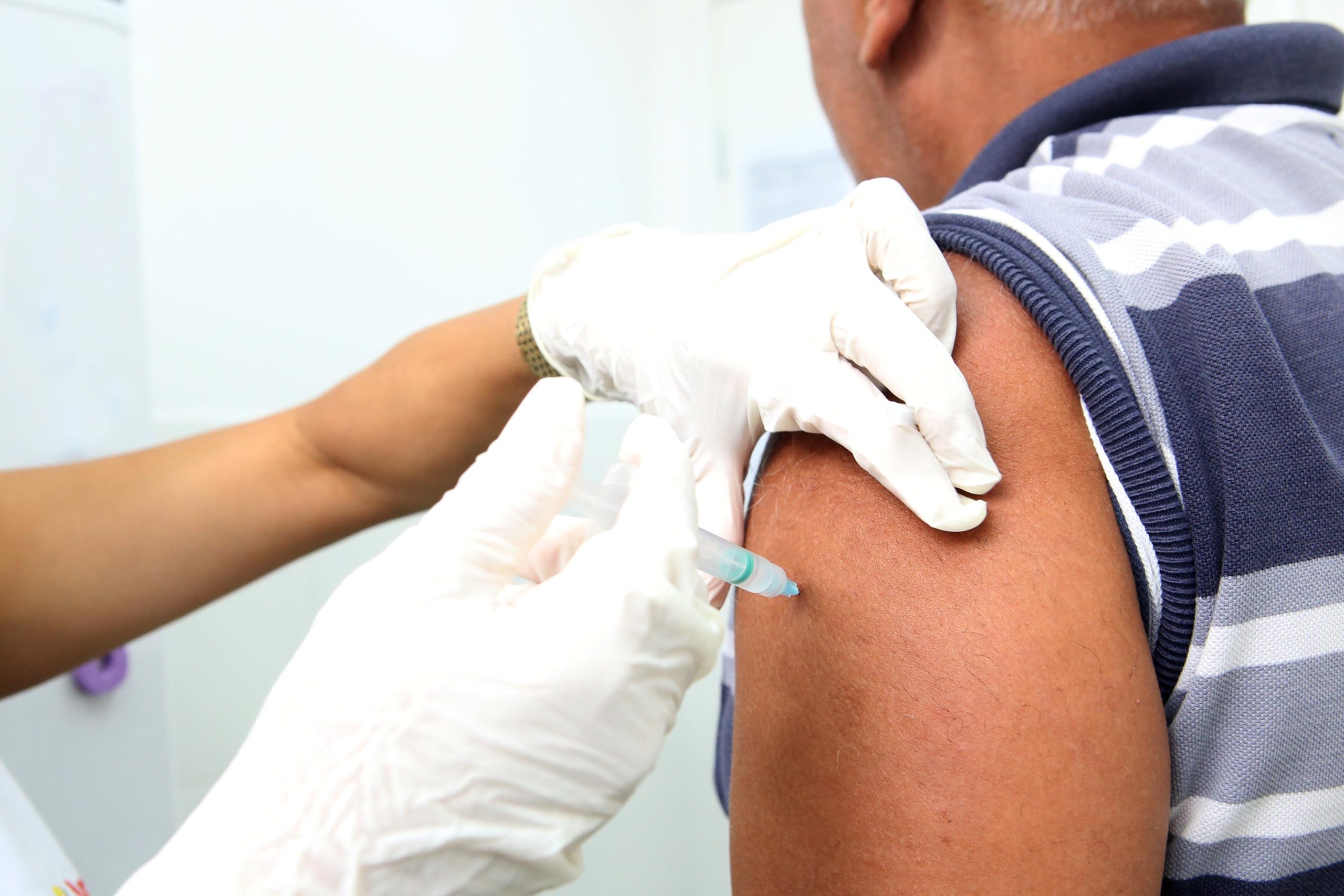 Aracaju promove ações para aumentar a adesão e ampliar a cobertura vacinal contra a influenza