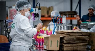 Indústria de cosméticos de Sergipe produz para todo o Brasil com incentivo do Governo do Estado