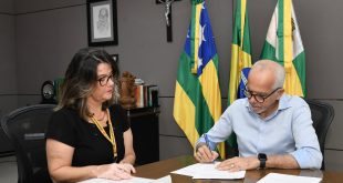 Prefeito Edvaldo assina termo de adesão para abertura de novo curso de medicina em Aracaju