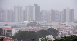 Previsão de chuvas intensas em Sergipe segue até esta quinta-feira, 22