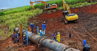 Adutora, em Capela, sendo reparada