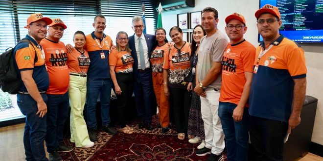 Agentes comunitários de saúde e Laércio Oliveira