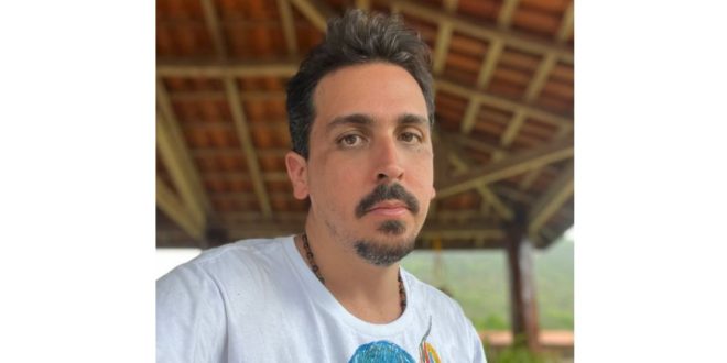 Luis Osete, vencedor do Prêmio Jabuti, eixo Inovação, categoria Escritor Estreante - Poesia