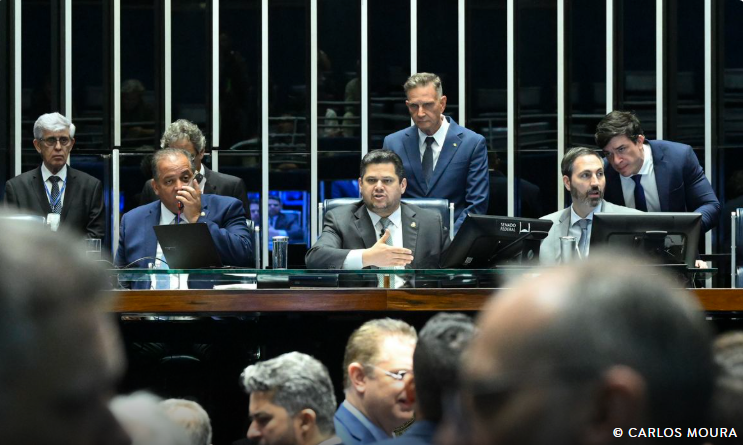 Senado aprova redução da pena de condenados pelo 8/1 e trama golpista
