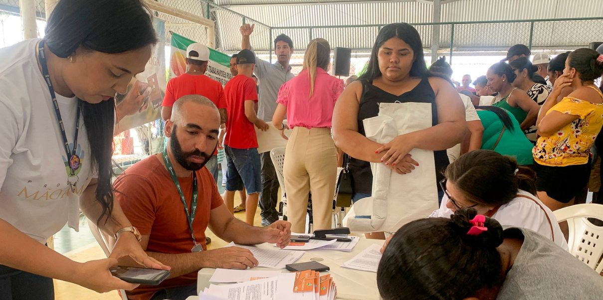 Governo de Sergipe reforça assistência dos agricultores com entrega dos cartões Mão Amiga em Cristinápolis