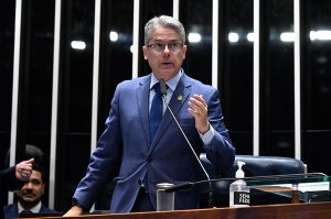 Alessandro Vieira durante a discussão do projetoFonte: Agência Senado