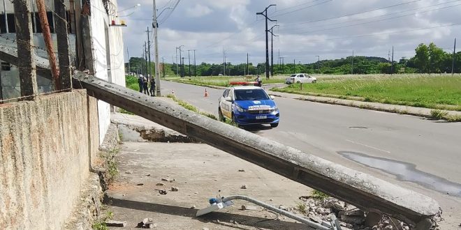Energisa colisão em postes