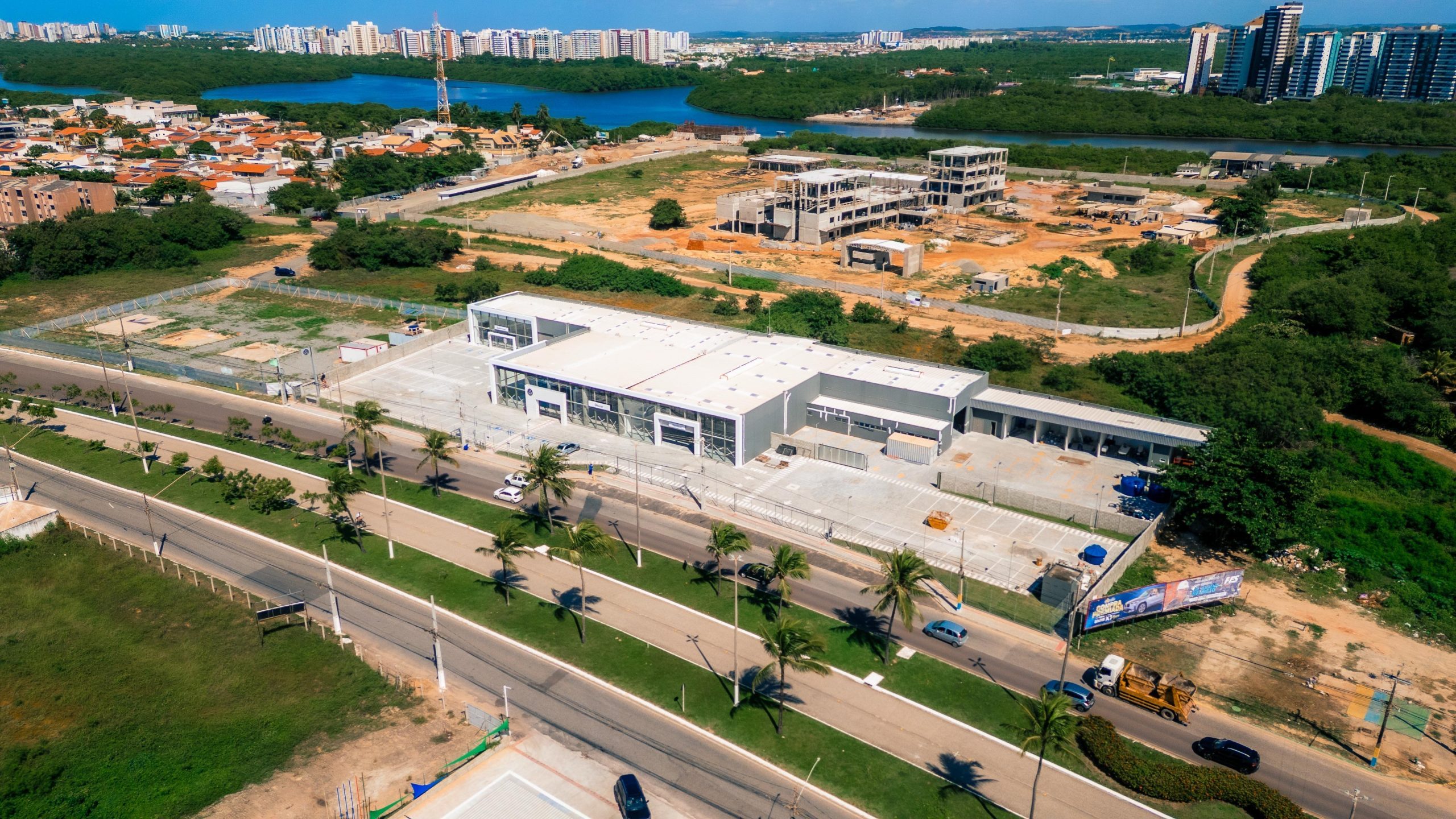 Vista aérea da Discar, no bairro Coroa do Meio