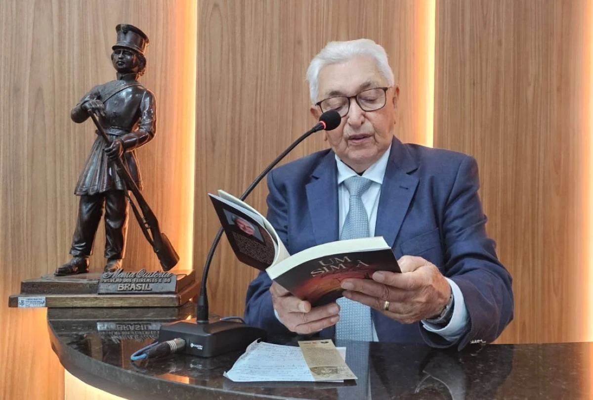 Professor Josué Mello
