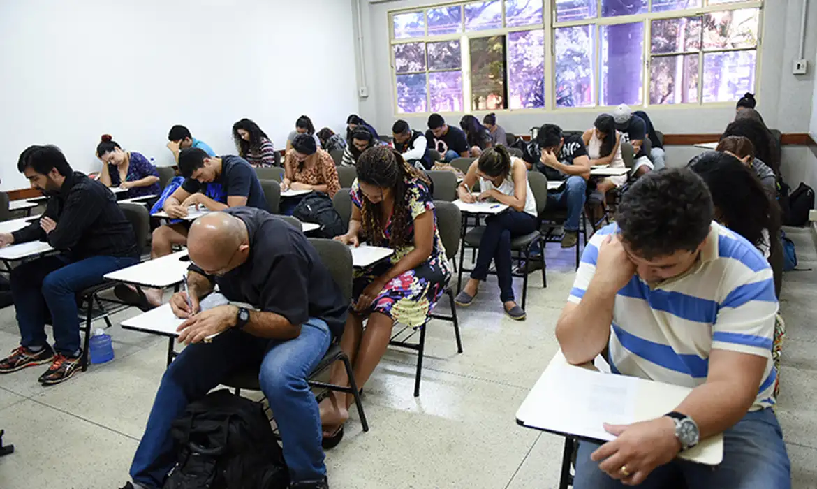 A formação do professor de História em tempos de Enade