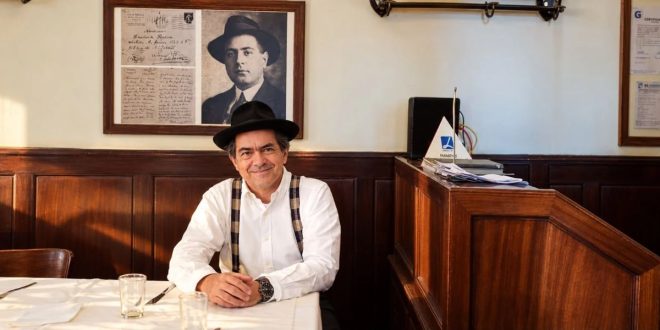 Luiz Thadeu no café portugues
