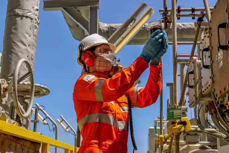 trabalhadora petrobras